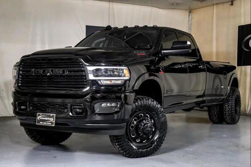 2021 RAM 3500 Laramie Crew Cab 4x4 8' Box