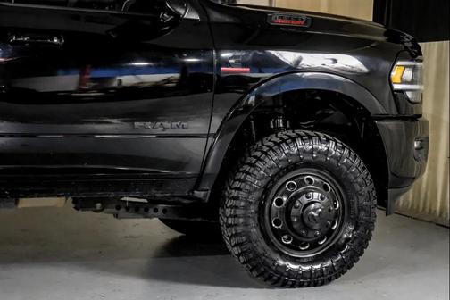 2021 RAM 3500 Laramie Crew Cab 4x4 8' Box