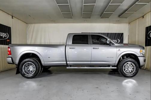 2019 RAM 3500 Laramie Crew Cab 4x4 8' Box