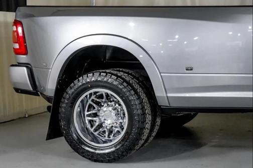 2019 RAM 3500 Laramie Crew Cab 4x4 8' Box