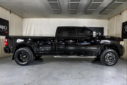 2023 RAM 3500 Laramie Crew Cab 4x4 8' Box