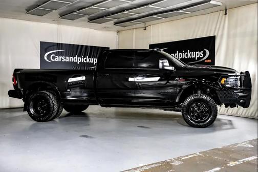 2023 RAM 3500 Limited Crew Cab 4x4 8' Box