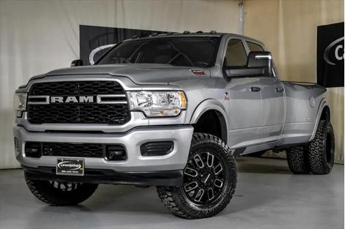 2023 RAM 3500 Tradesman Crew Cab 4x4 8' Box