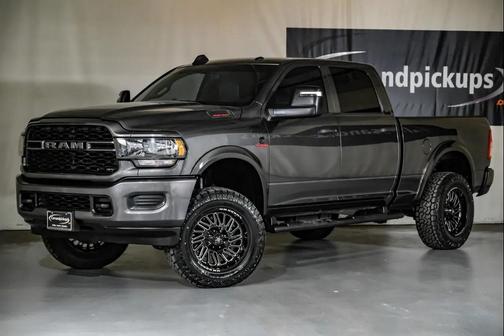 2024 RAM 2500 Tradesman Crew Cab 4x4 6'4' Box