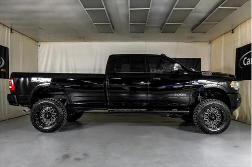 2020 RAM 3500 Laramie Crew Cab 4x4 8' Box