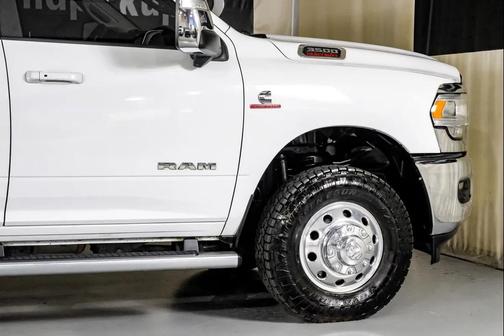 2024 RAM 3500 Laramie Crew Cab 4x4 8' Box