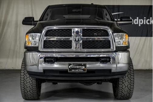 2017 RAM 2500 Tradesman Crew Cab 4x4 6'4' Box