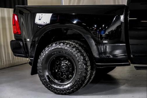 Diamond Black Crystal Pearlcoat 2025 RAM 3500 Laramie Mega Cab 4x4 6'4' Box