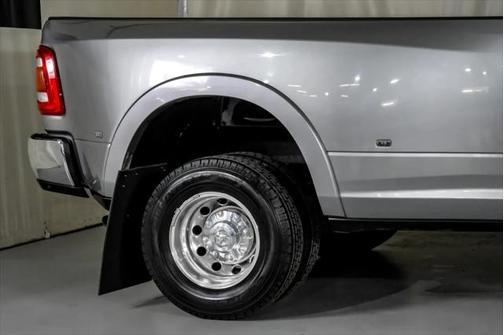 2019 RAM 3500 Laramie Crew Cab 4x4 8' Box