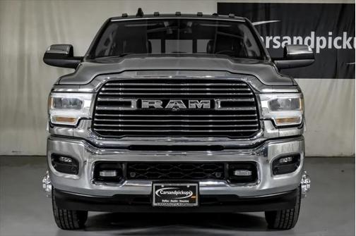 2019 RAM 3500 Laramie Crew Cab 4x4 8' Box