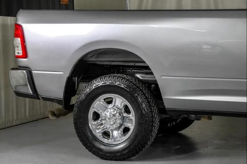 Billet Silver Metallic Clearcoat 2022 RAM 2500 Big Horn Crew Cab 4x4 8' Box