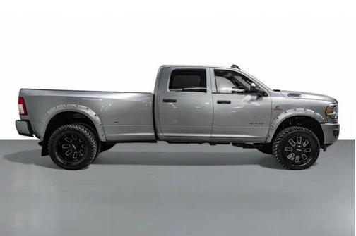 2022 RAM 3500 Tradesman Crew Cab 4x4 8' Box