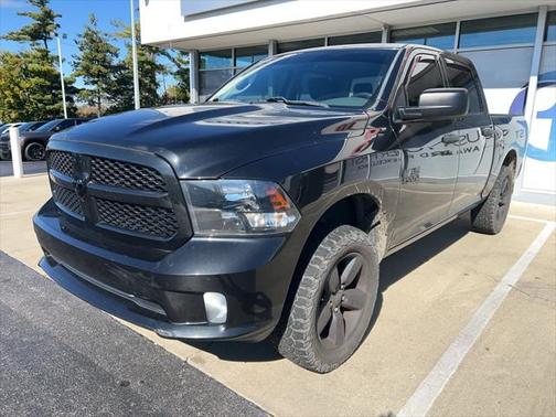2017 RAM 1500 Express Crew Cab 4x4 57' Box