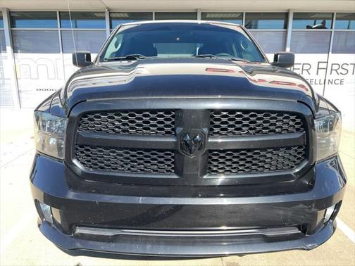 2017 RAM 1500 Express Crew Cab 4x4 57' Box