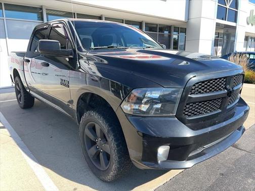 2017 RAM 1500 Express Crew Cab 4x4 57' Box