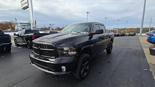 2017 RAM 1500 Express Crew Cab 4x4 57' Box
