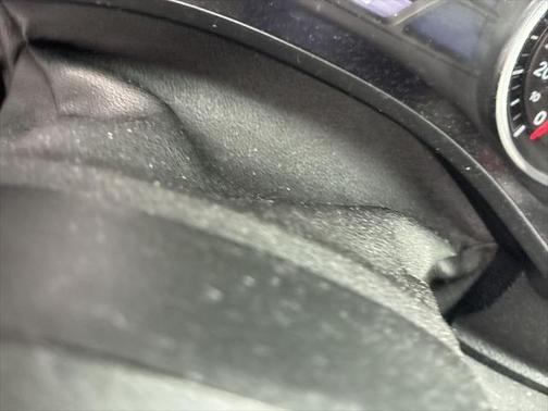 2019 RAM 1500 Laramie Crew Cab 4x4 64' Box