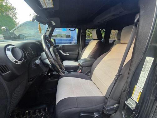 2011 Jeep Wrangler Unlimited Sahara