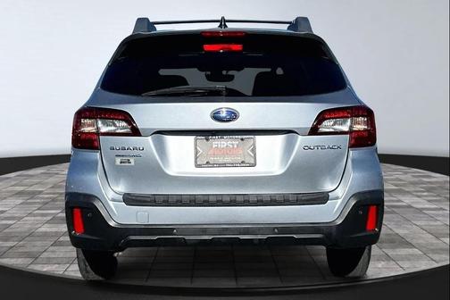 Ice Silver Metallic 2018 Subaru Outback 2.5i Limited