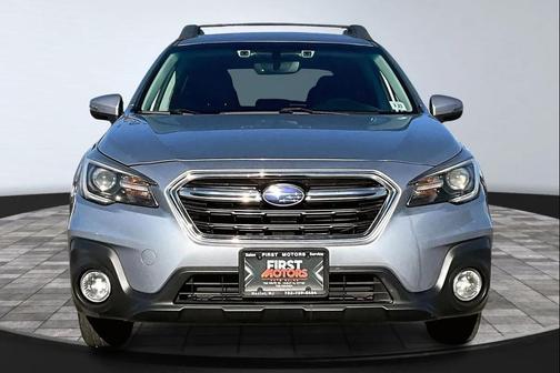 Ice Silver Metallic 2018 Subaru Outback 2.5i Limited