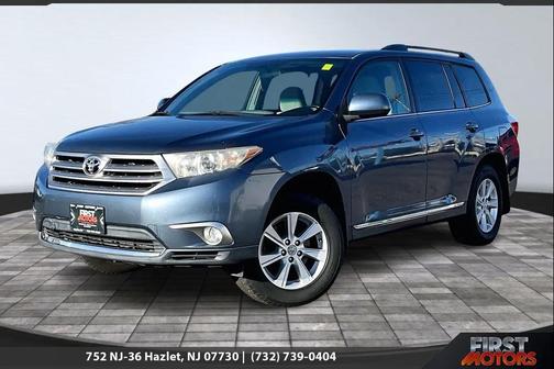 Blue 2012 Toyota Highlander SE