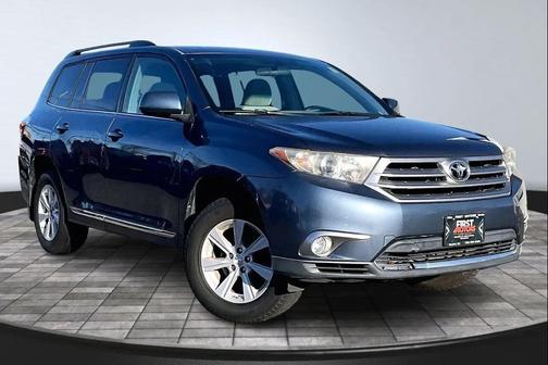 Blue 2012 Toyota Highlander SE