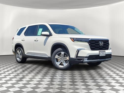 Platinum White Pearl 2024 Honda Pilot