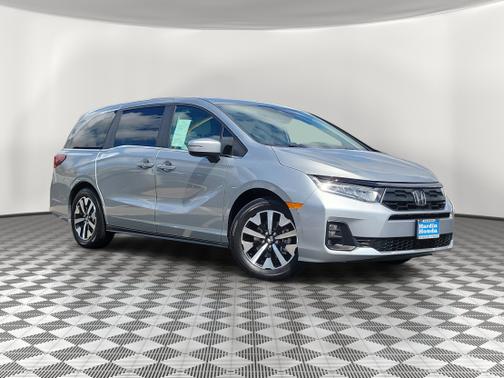 Solar Silver Metallic 2025 Honda Odyssey