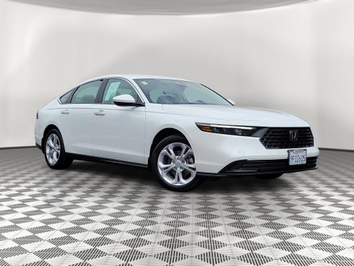 Platinum White Pearl 2023 Honda Accord