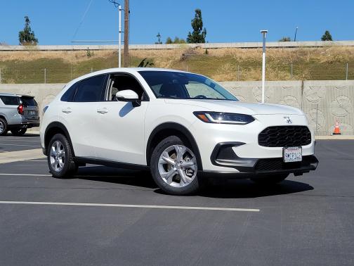 Platinum White Pearl 2023 Honda HR-V