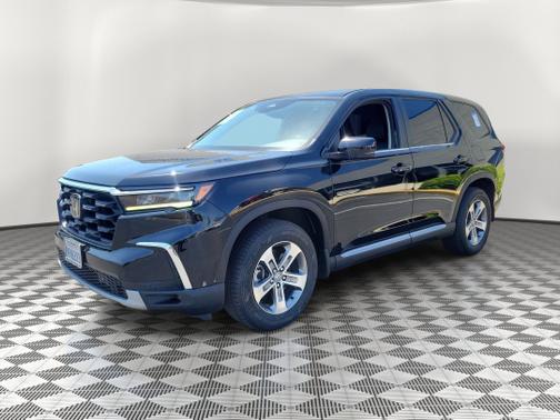 Crystal Black Pearl 2023 Honda Pilot