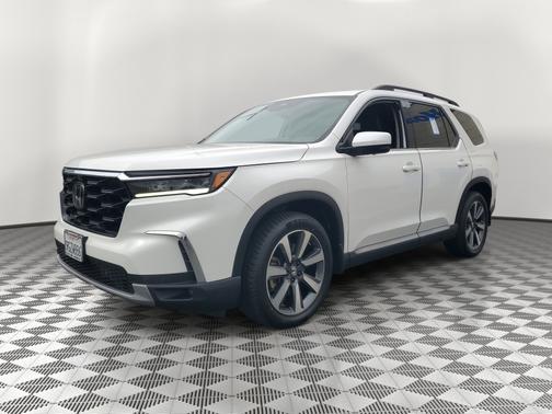 Platinum White Pearl 2023 Honda Pilot