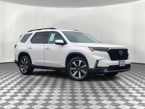 Platinum White Pearl 2023 Honda Pilot