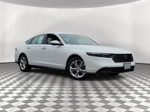 Platinum White Pearl 2023 Honda Accord