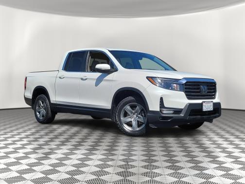 Platinum White Pearl 2023 Honda Ridgeline