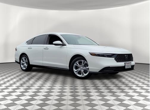 Platinum White Pearl 2024 Honda Accord