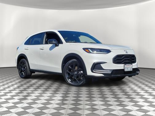 Platinum White Pearl 2023 Honda HR-V