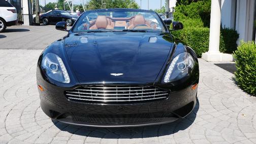 Photo 3 of 41 of 2012 Aston Martin Virage Volante