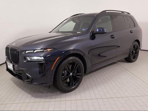 Carbon Black Metallic 2025 BMW X7 xDrive40i