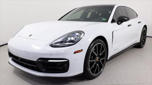 2023 Porsche Panamera 4 Platinum Edition