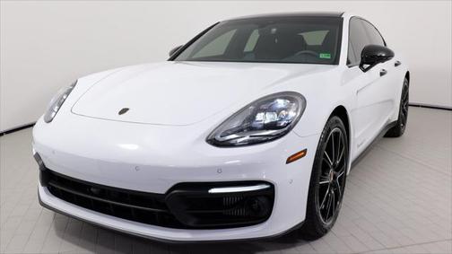 2023 Porsche Panamera 4 Platinum Edition