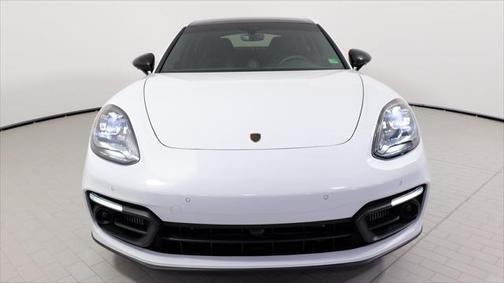 2023 Porsche Panamera 4 Platinum Edition