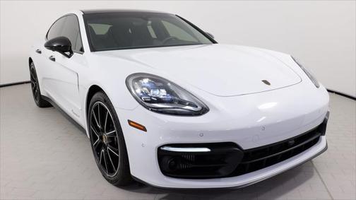2023 Porsche Panamera 4 Platinum Edition