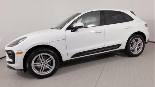 2025 Porsche Macan AWD