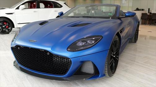 2022 Aston Martin DBS Superleggera Volante