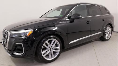 2025 Audi Q7 55 Premium Plus