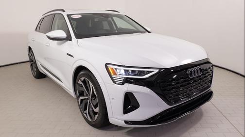 2024 Audi Q8 e-tron Premium Plus