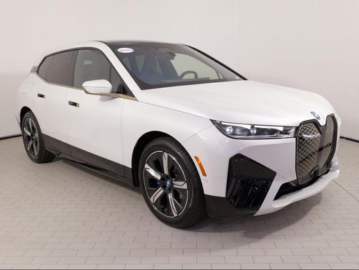 Mineral White Metallic 2023 BMW iX xDrive50
