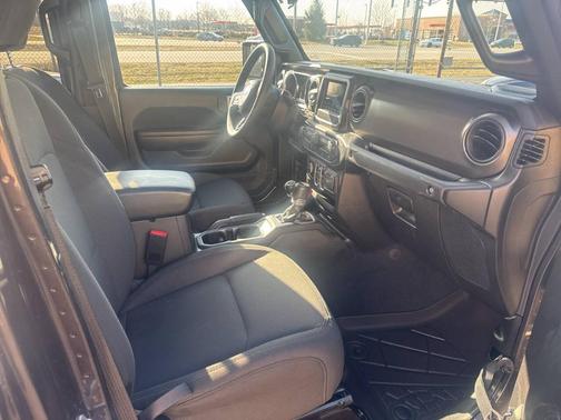 2023 Jeep Gladiator Sport