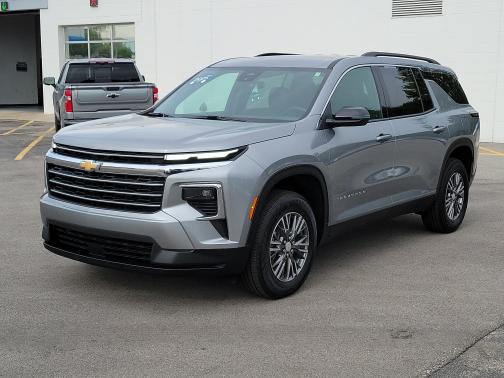 Sterling Gray Metallic 2025 Chevrolet Traverse LT